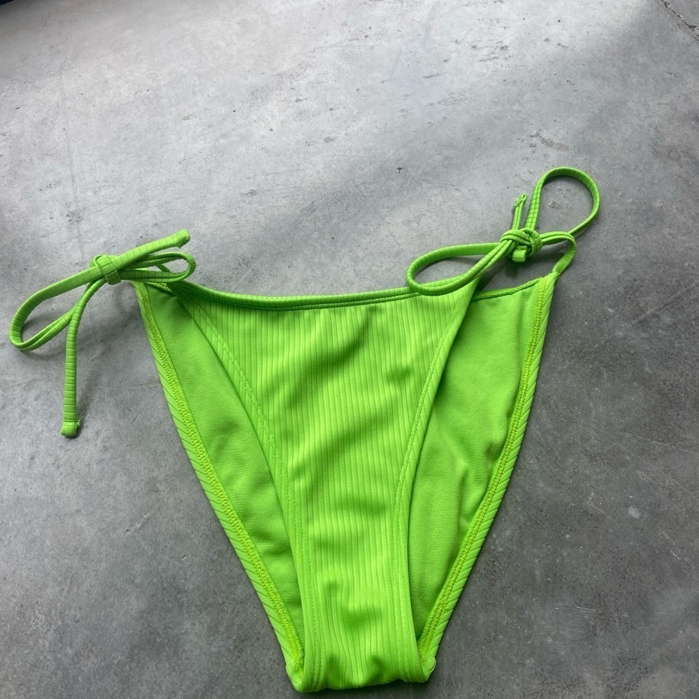 Wild Fable Women’s XS Swimsuit Lime Green Ribbed Tie Bottoms